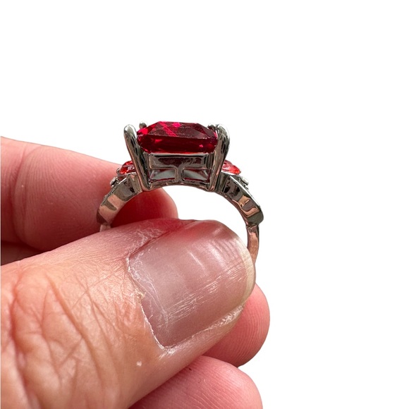 Red Gemstone and Silver Rhinestone Ring - Picture 5 of 8